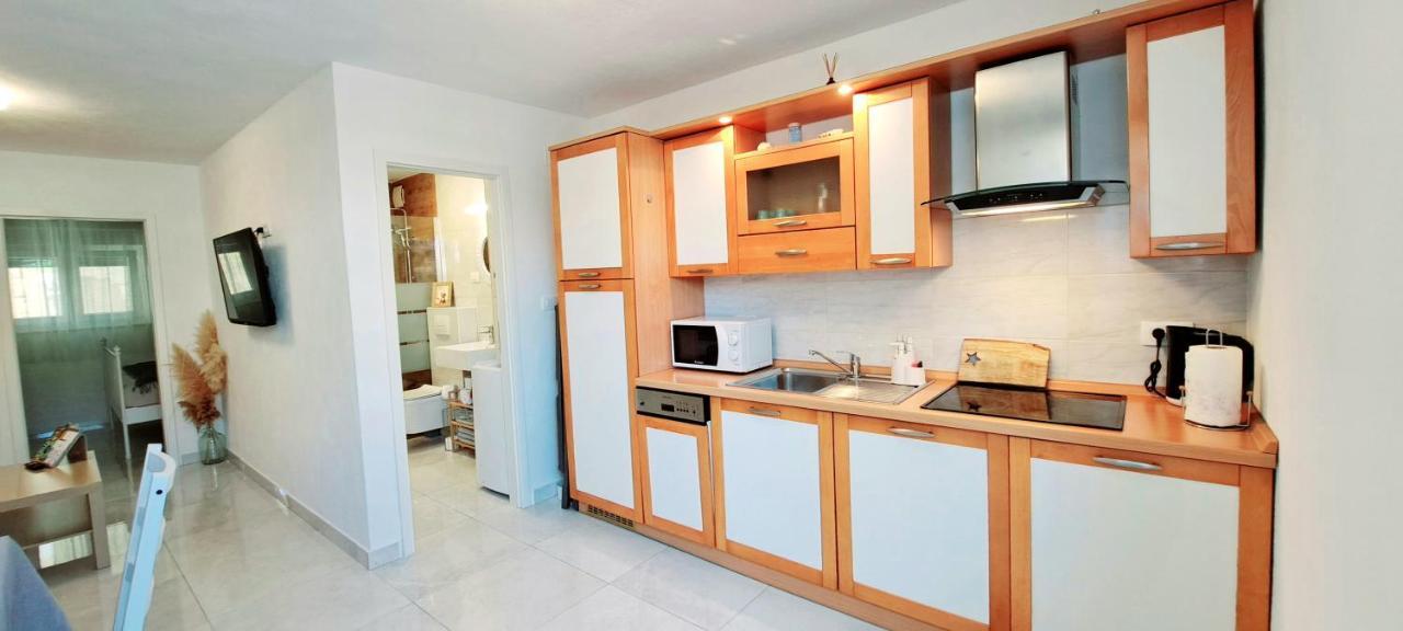 Apartment Ararita Krk Town Exterior photo