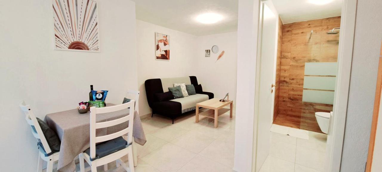 Apartment Ararita Krk Town Exterior photo